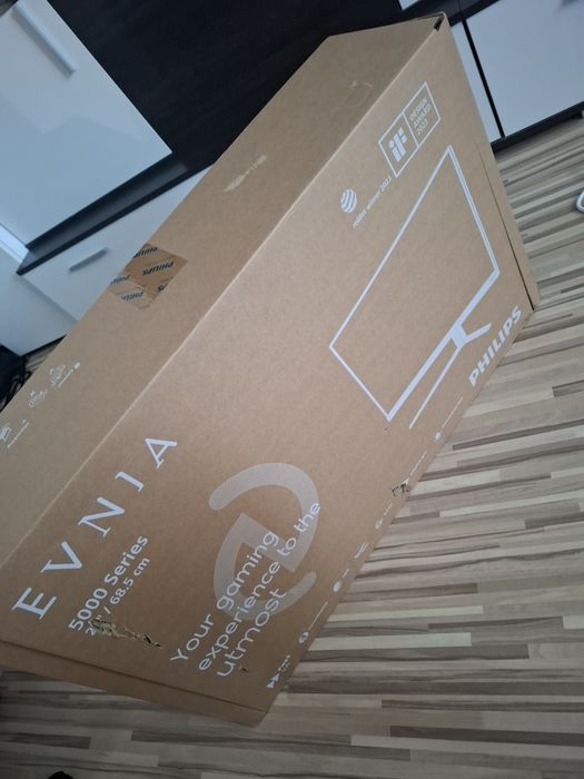 Monitor Philips Evnia 68.5
