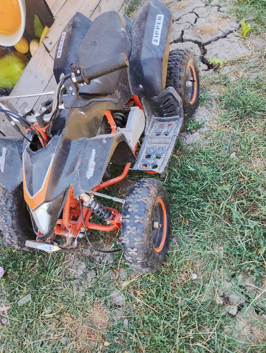 Vând ATV poker folosit foarte putin