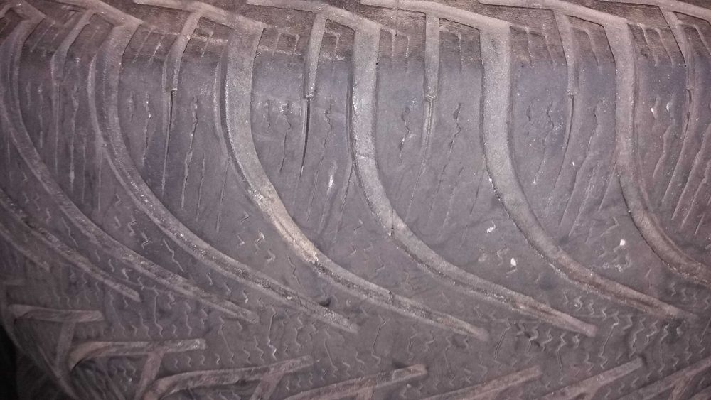 Roti cu anvelope de iarna 185-65-14 pt.WV Passat