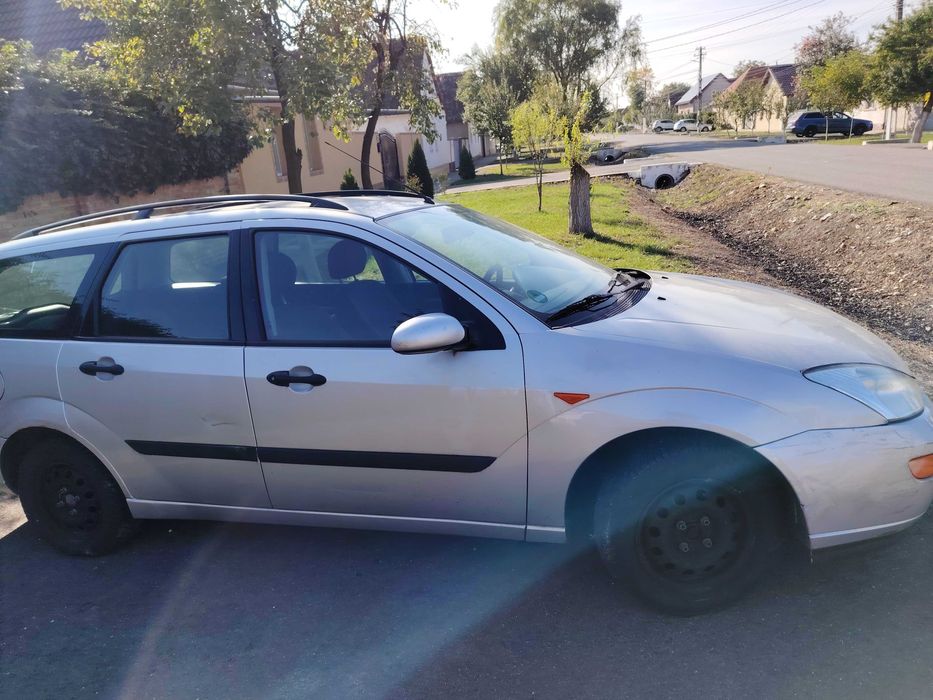 Vând Ford focus 1.6