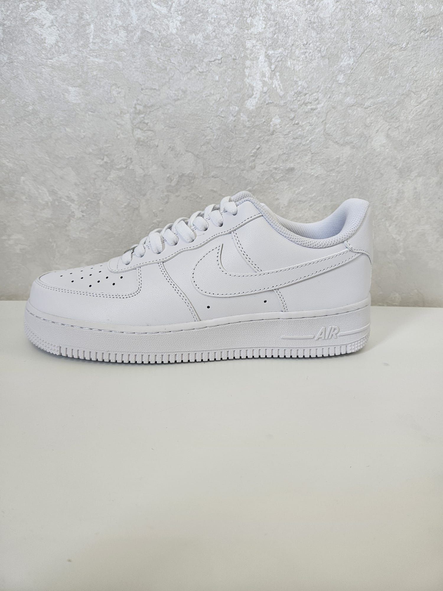 NIKE Air Force 1 White