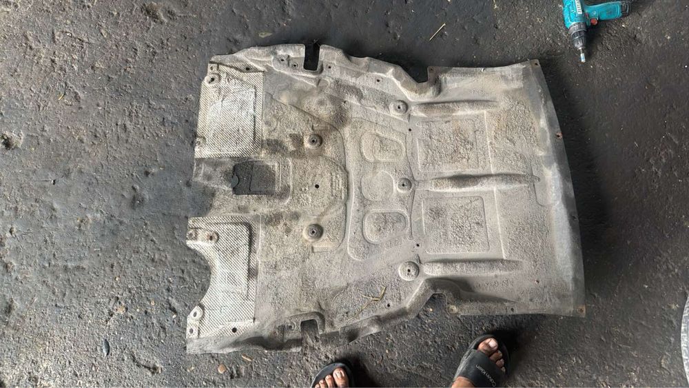 Кора под мотор бмв ф30 ф31 задно предаване