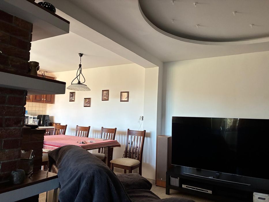 Vând apartament 4 camere centru civic etaj 1