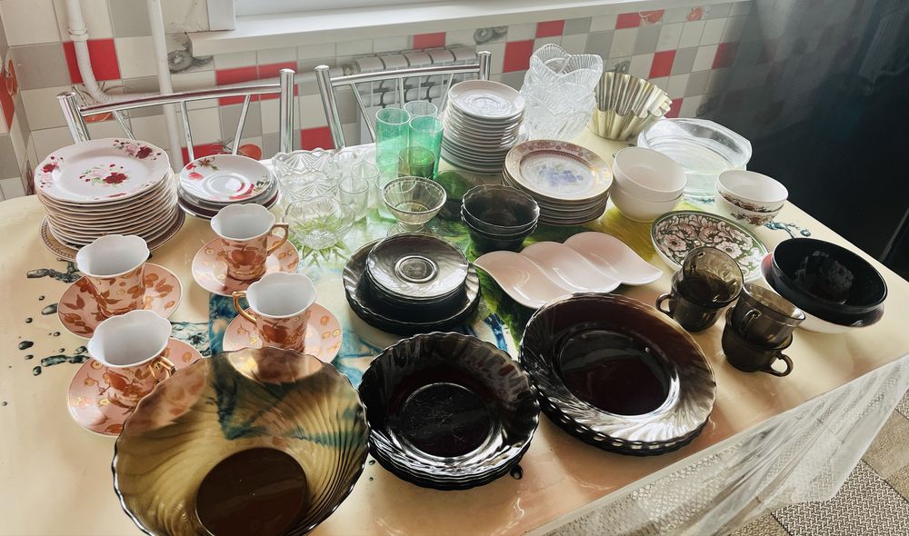 Продам всю посуду недорого!