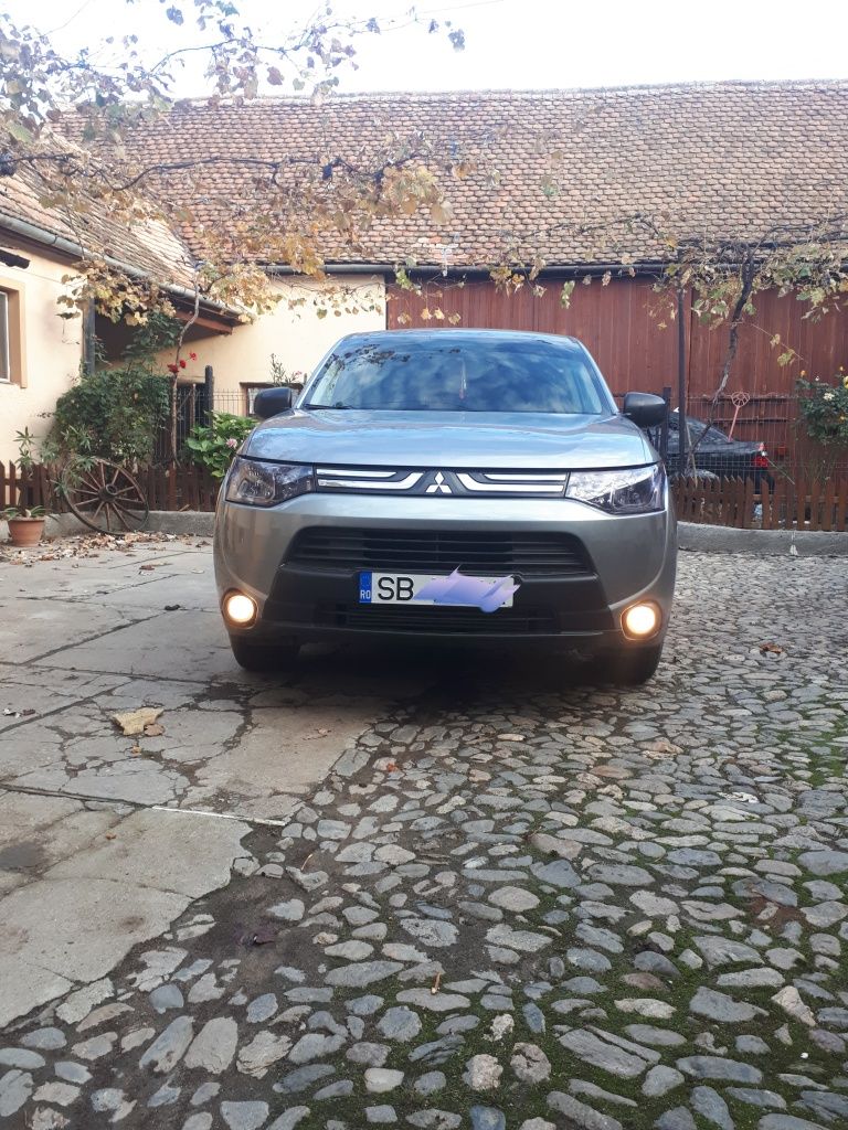 Mitsubishi  Outlander 4×4