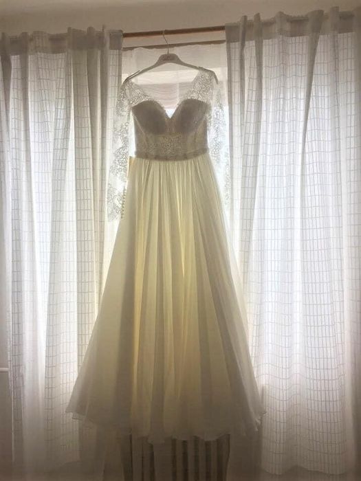 Vand rochie de mireasa A line finuta