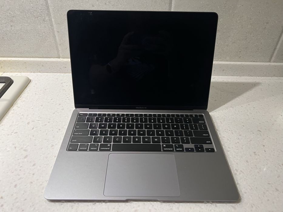 Macbook Air 13-inch 2020