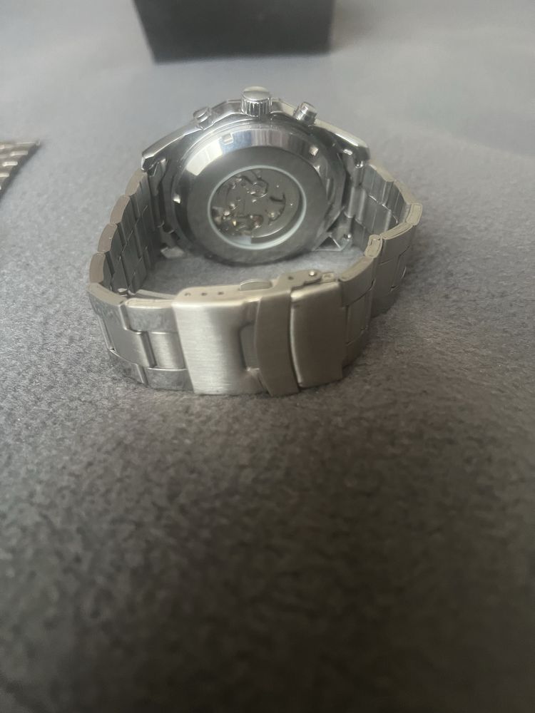 Skeleton watches Механичен часовник самонавиващ се!!!