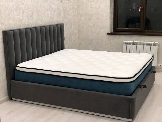 Кровать двухспальная