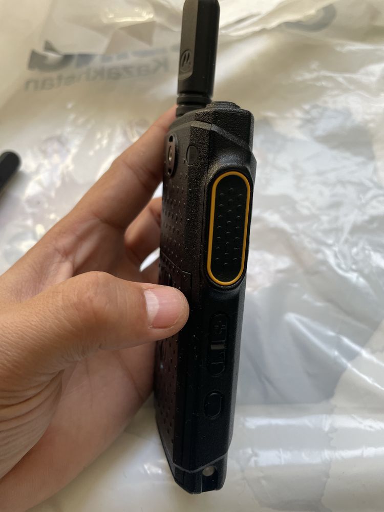 Радиостанция Motorola SL2600