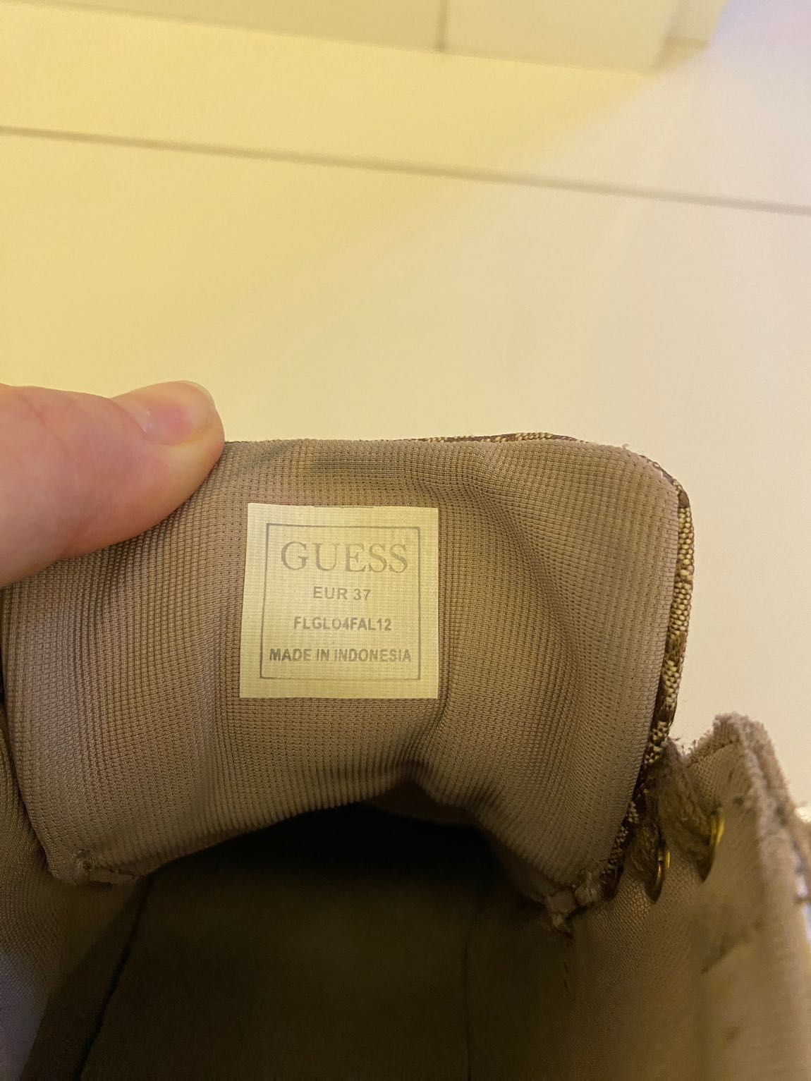 Оригинални Дамски Guess кецове