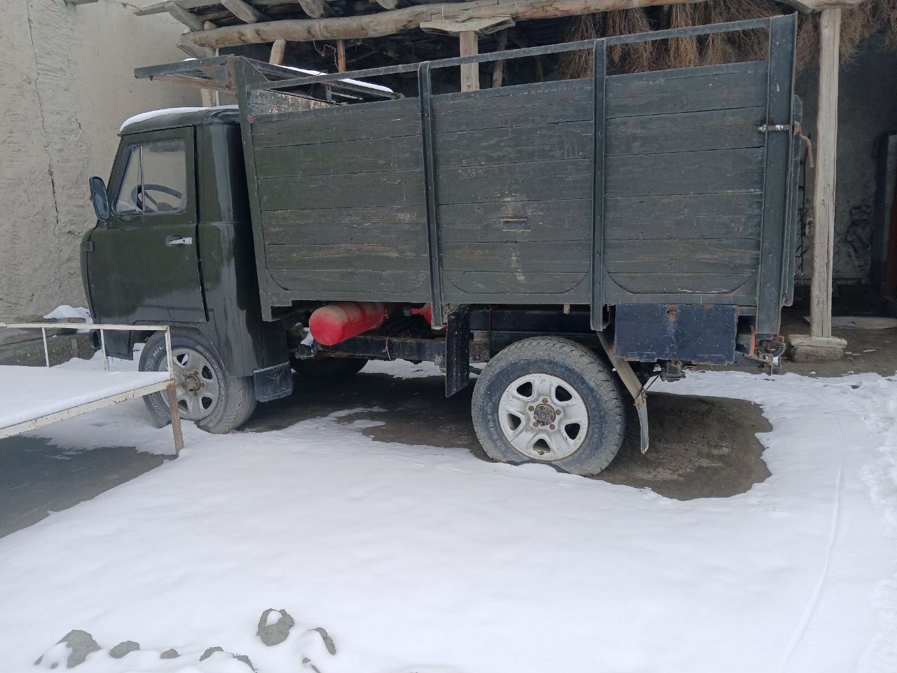 Uazik bortavoy..