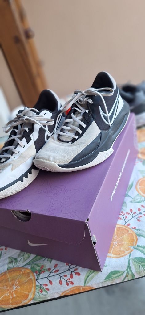 Nike баскетболни 42 номер