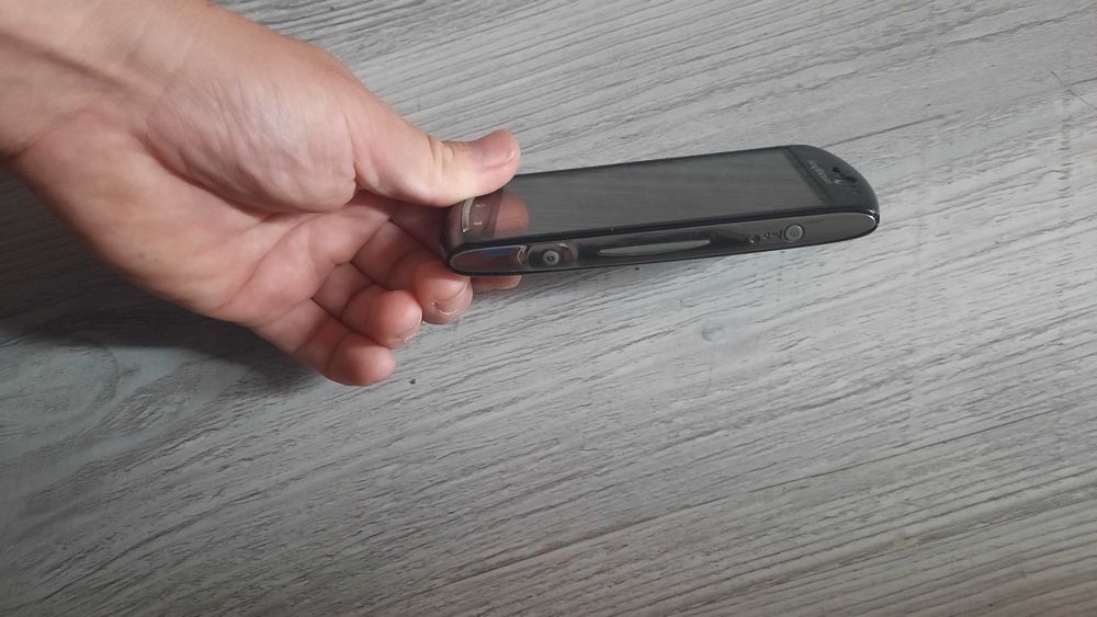 Iphone 4s, sony ericsson xperia mt15i