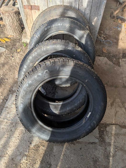 Продавам 4 броя гуми в много добро състояние.