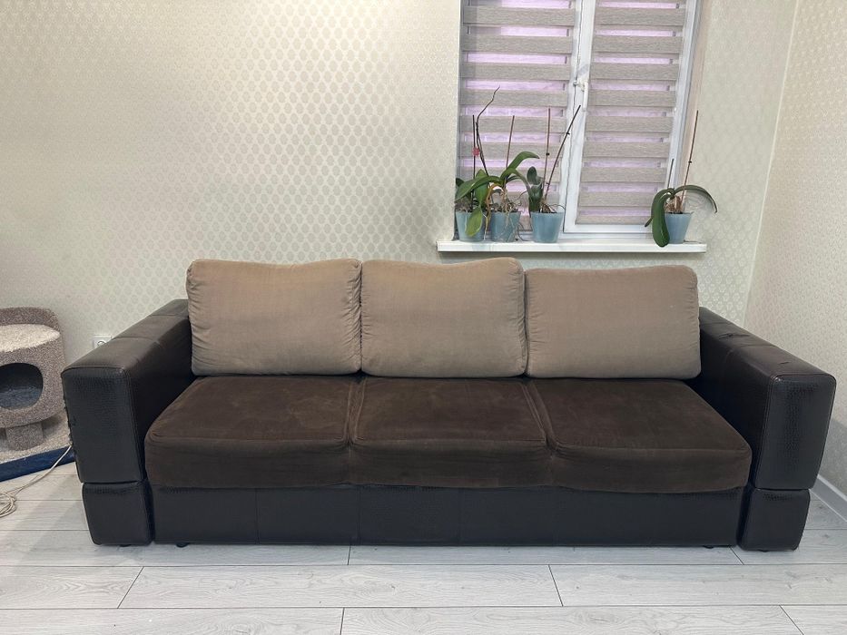 Срочно продам диван