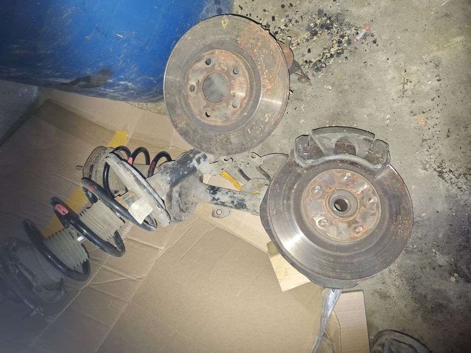 Камри 40 Амортизаторы в сборе