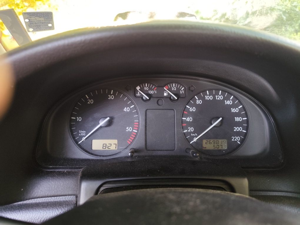 Продавам пасат 1997 г. 1.9TDI 90 коня