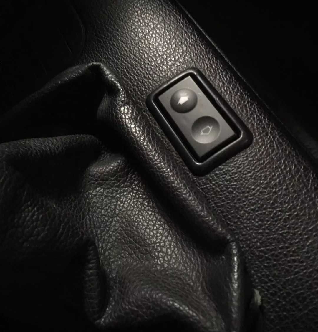 Бутон за сваляне и вдигане на прозореца за БМВ е36 BMW buton za stakla