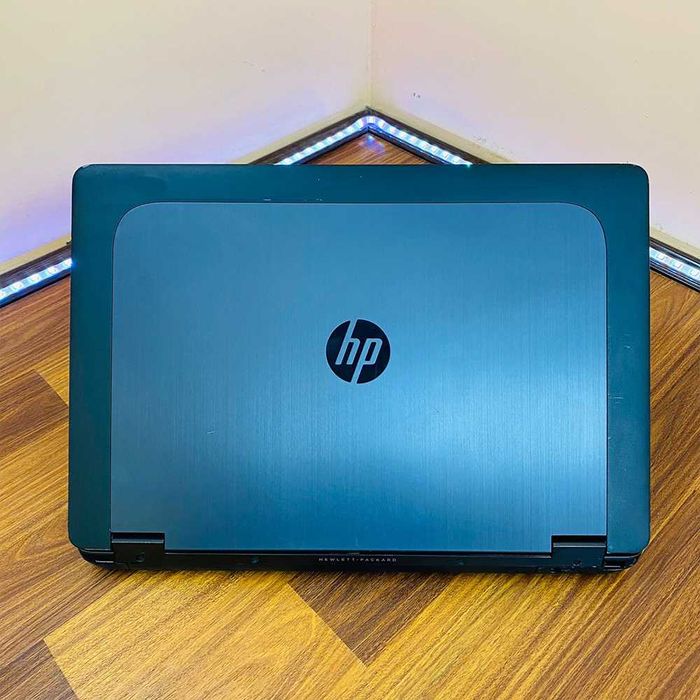 Laptop HP i7 3.9Ghz - 16G - Quadro K620M - SSD - FullHD - W10 - QWERTZ