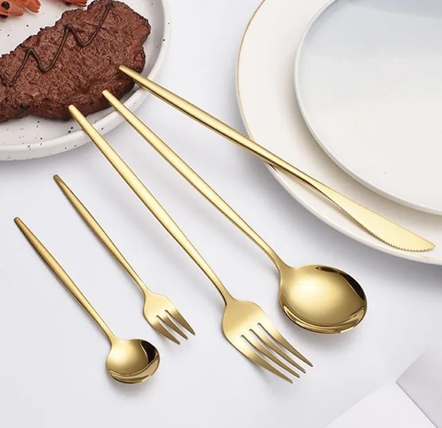 ‼️ПРОМО Комплект за хранене – 30 части в златисто