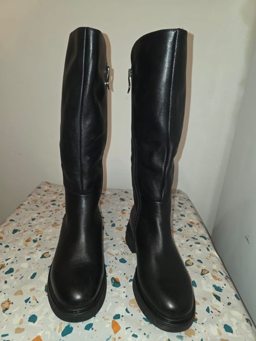 Зимние кожаные сапоги