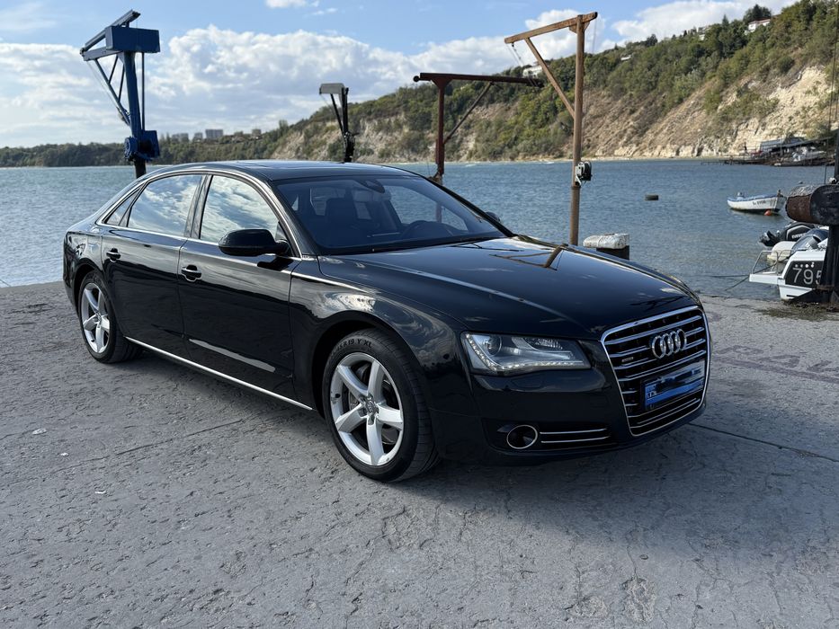 На части Audi A8