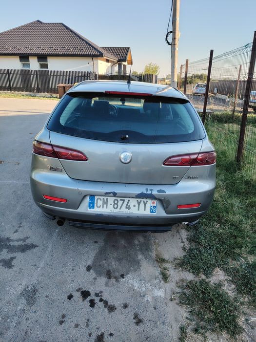 Vând sau schimb alfa Romeo
