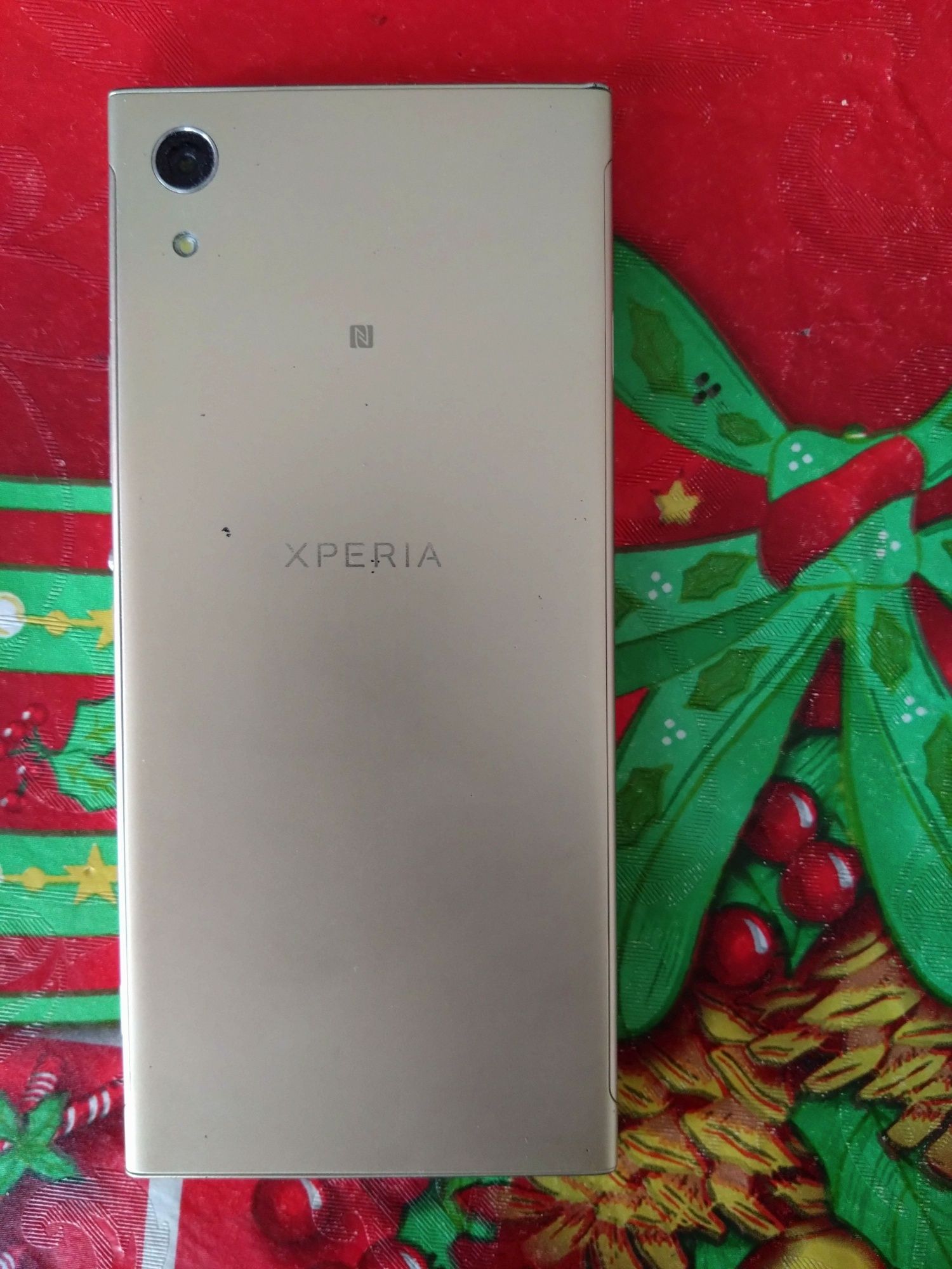 Смартфон Sony Xperia XA1 +калъф и зарядно