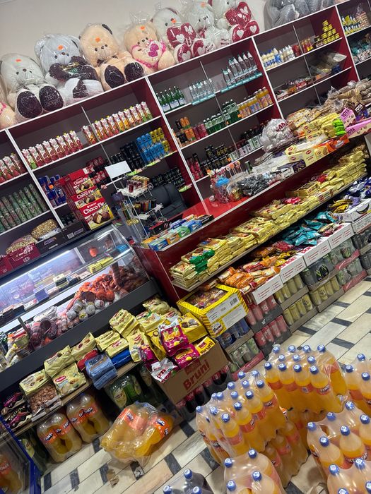 Vetrina xoladilnik yaxshi sastiyanada besh oy iahlatganman faqat