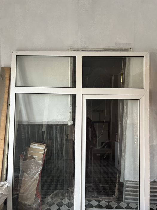 Оконная рама алюминевая