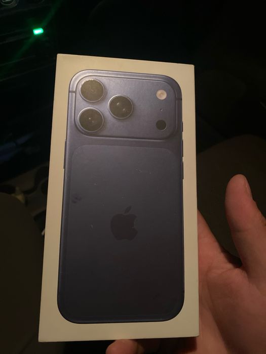 iphone 17 pro Deep Blue