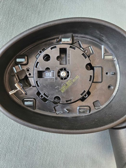 Мини Mini ляво огледало с черна капачка 180лв.