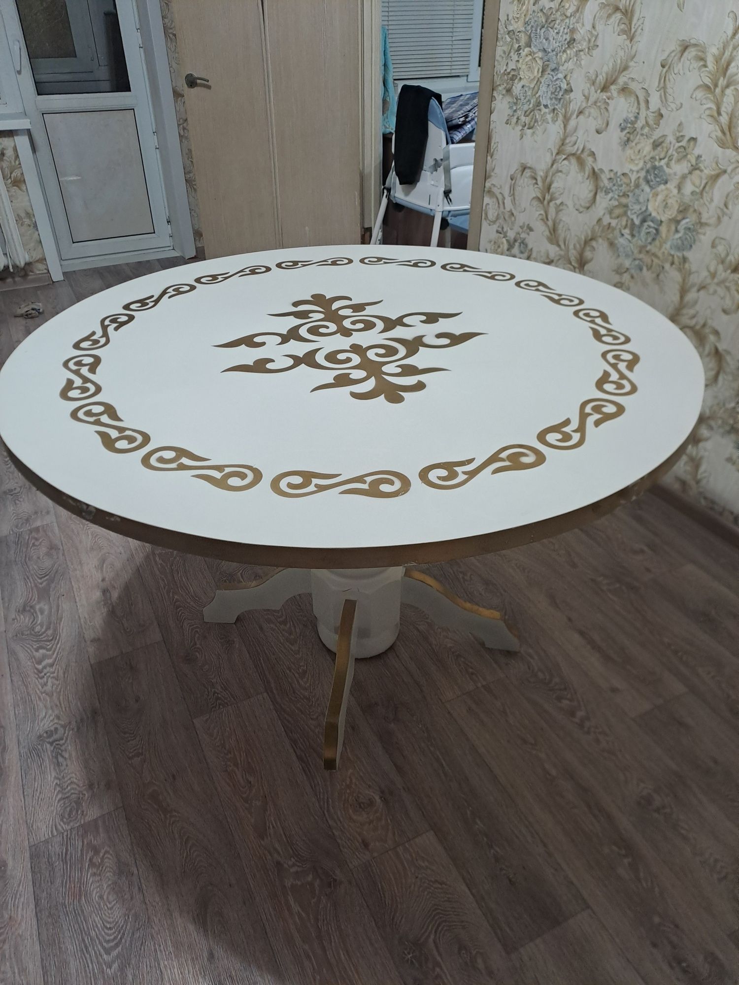 Стол круглый 75х120
