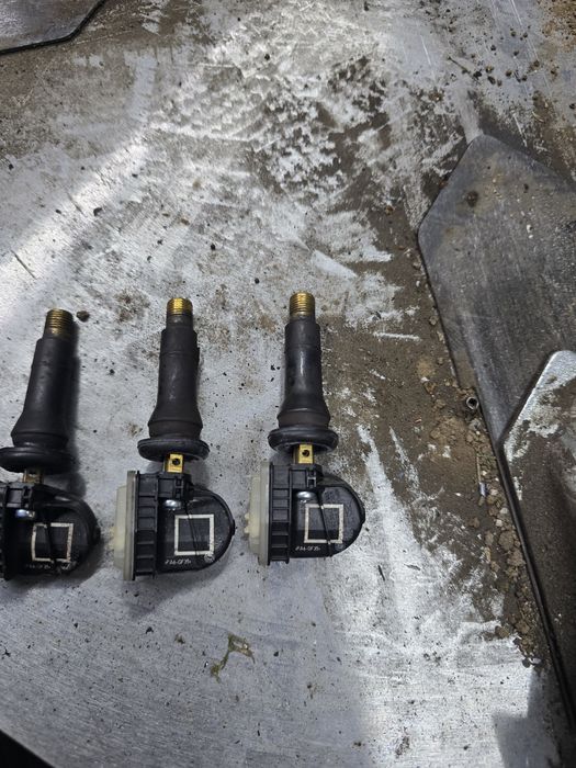 Датчици за налягането в гумите Ford, Volvo и др.