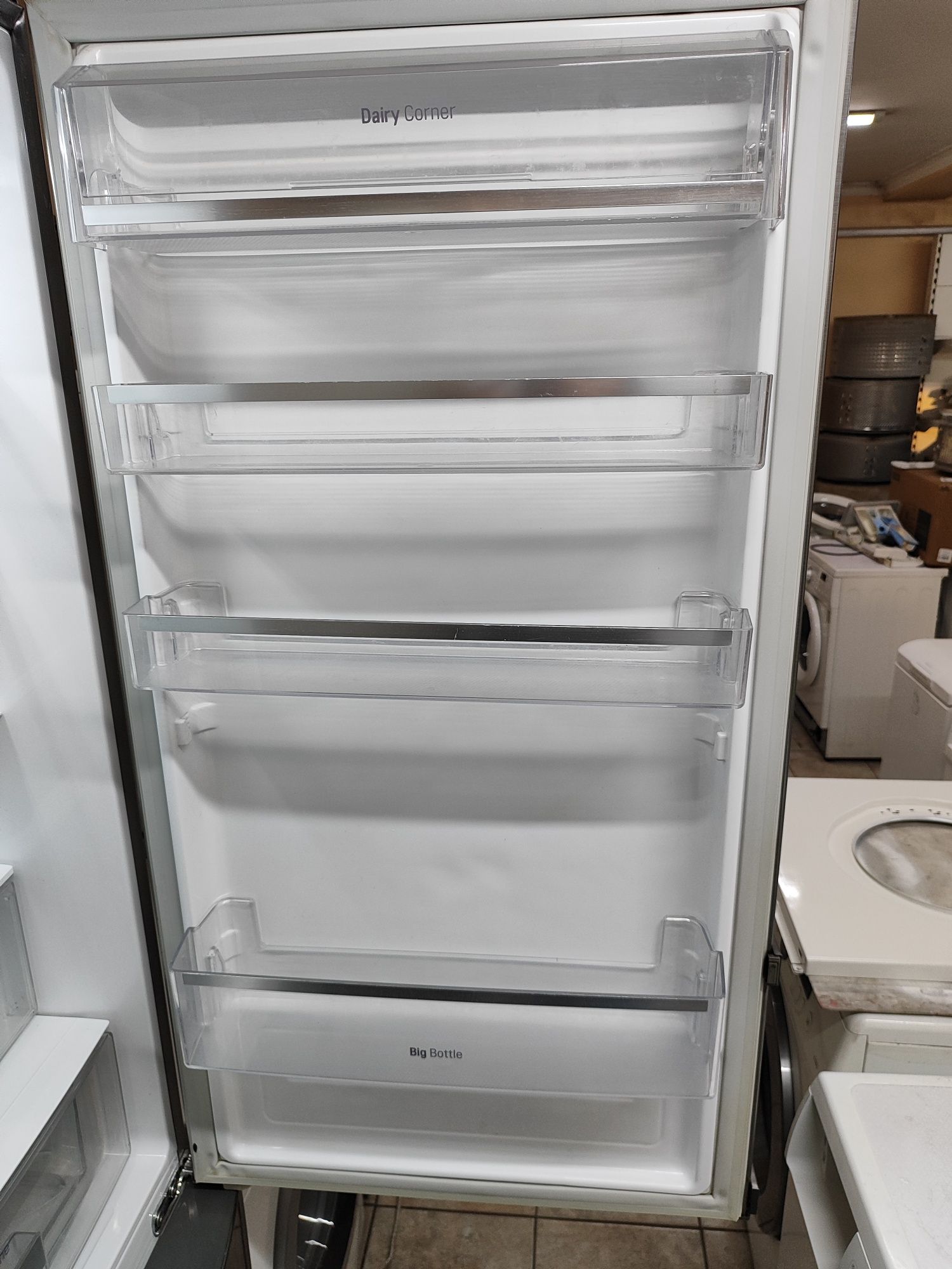 Холодильник LG .
