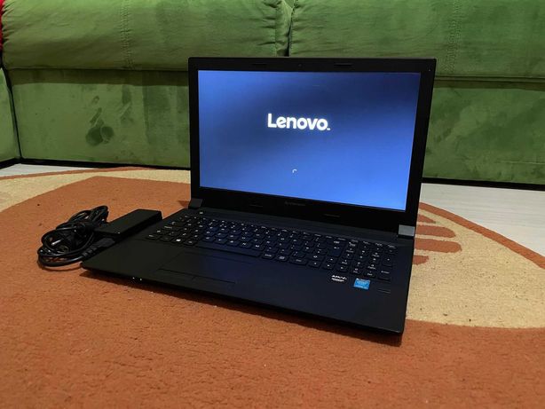 Laptop Lenovo i3 5200U 2.0Ghz 4Gb Ram HDD 1TB Video AMD R5 M330 1Gb.