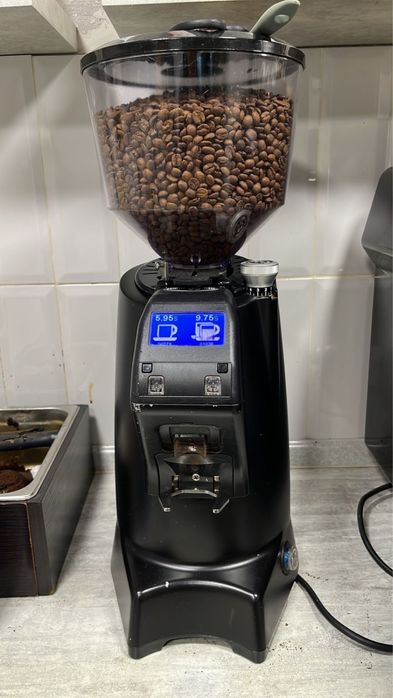 Кофемолка Eureka Zenith Neo 65