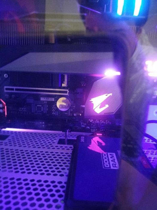 Kit   Intel Core i7-9700K, 4700 MHz