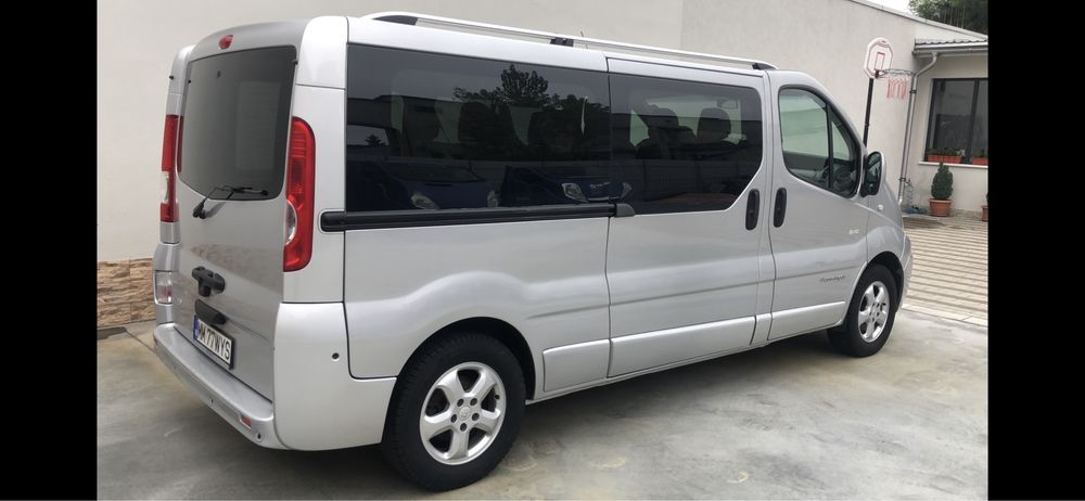 Inchirieri microbuze