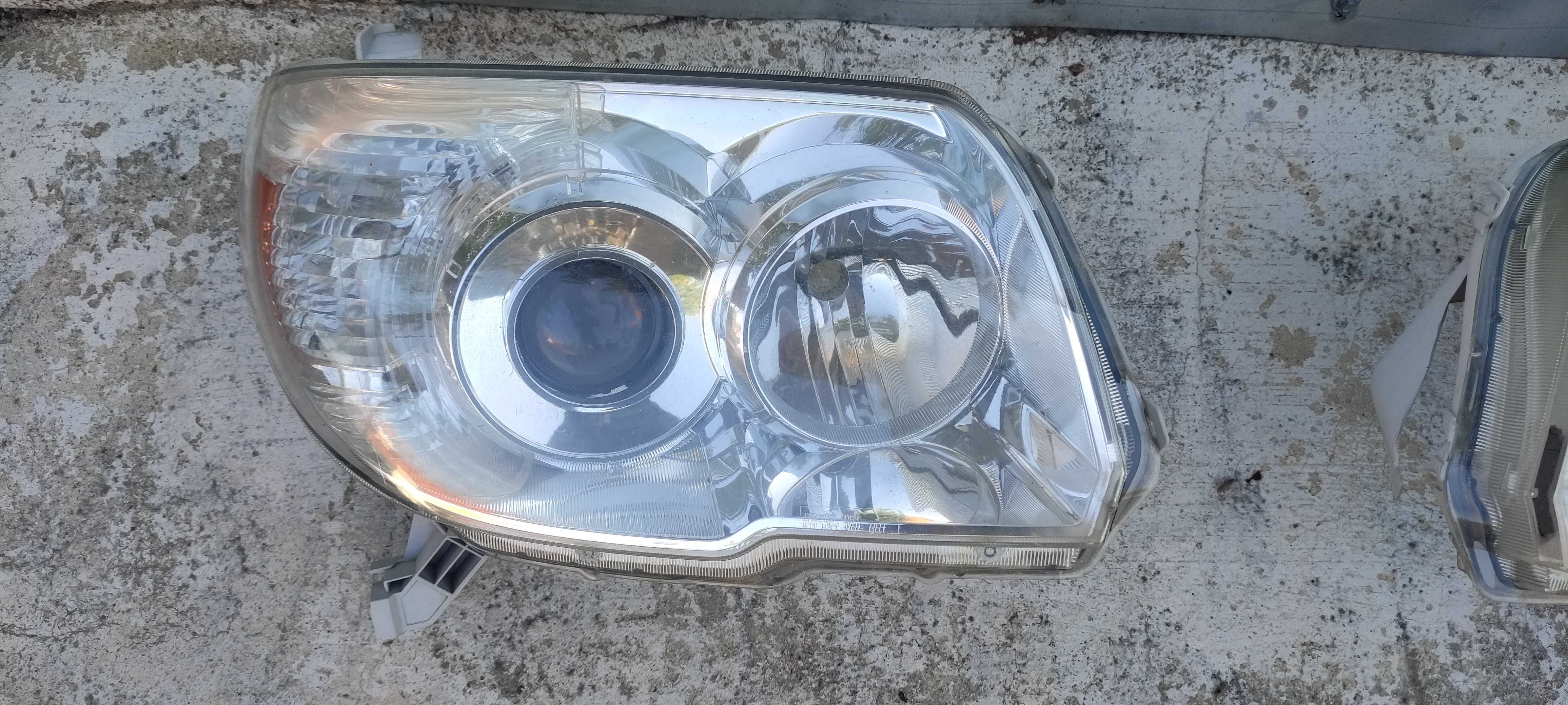4runner фарове строшени за части.