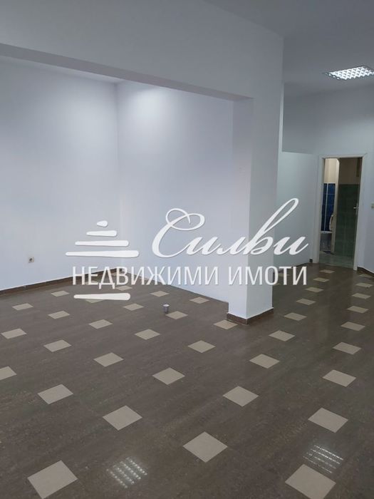 Търговско помещение с обща площ 49 кв.м. - ЦЕНТЪР