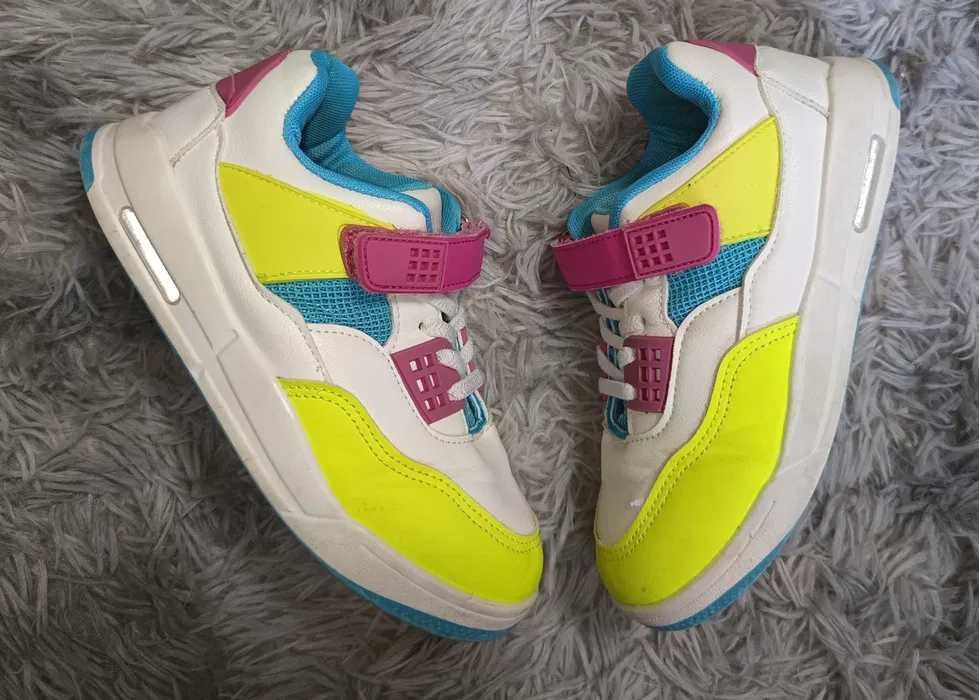 Pantofi sport Sinsay mărime 34