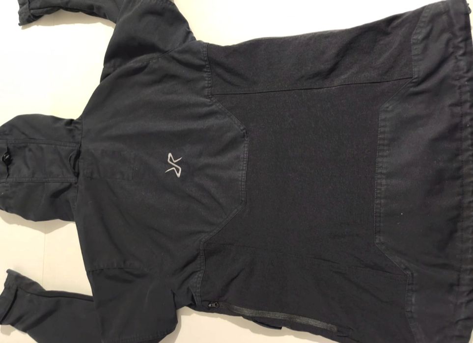 Geaca dama Revolution Race S 36