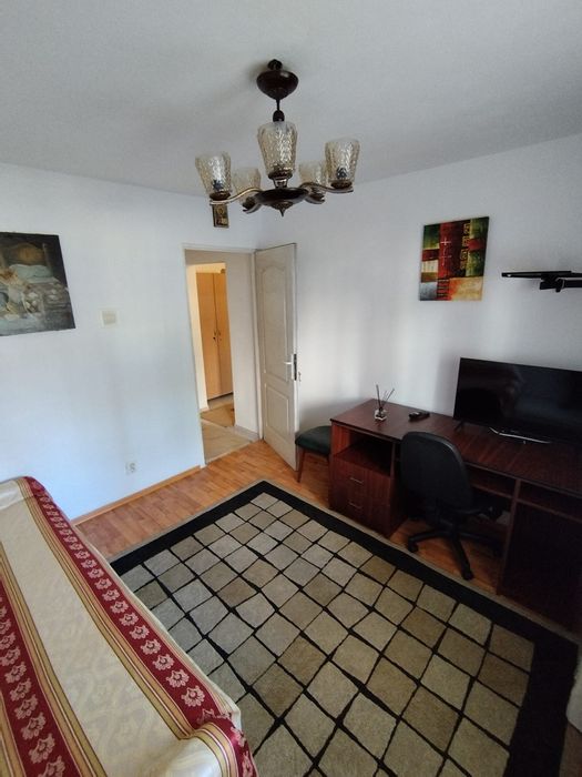 Închiriez garsoniera-apartament cu o camera