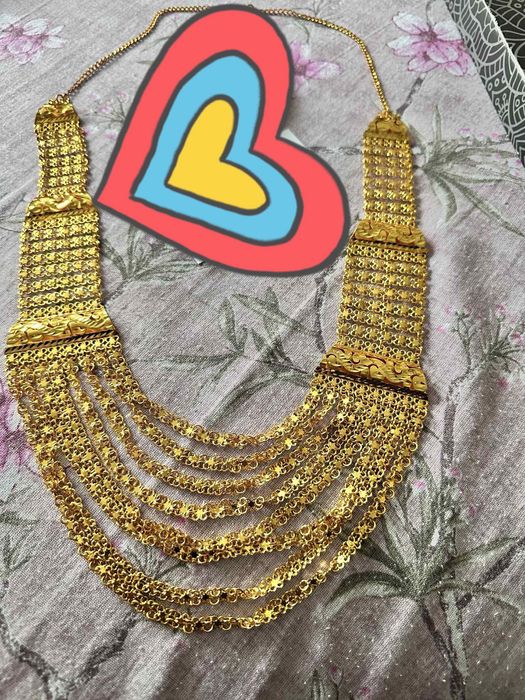 Колие Мадона потопено в 22 карата