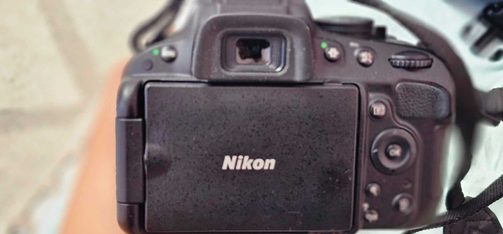 Aparat foto NIKON D5100