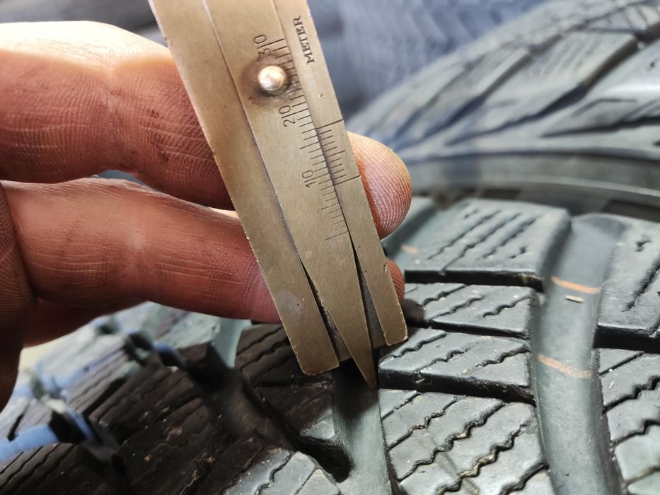 235/55/17 Kumho WinterCraft