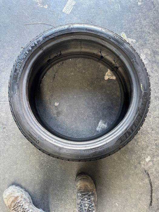 235/40/19 Michelin M+S