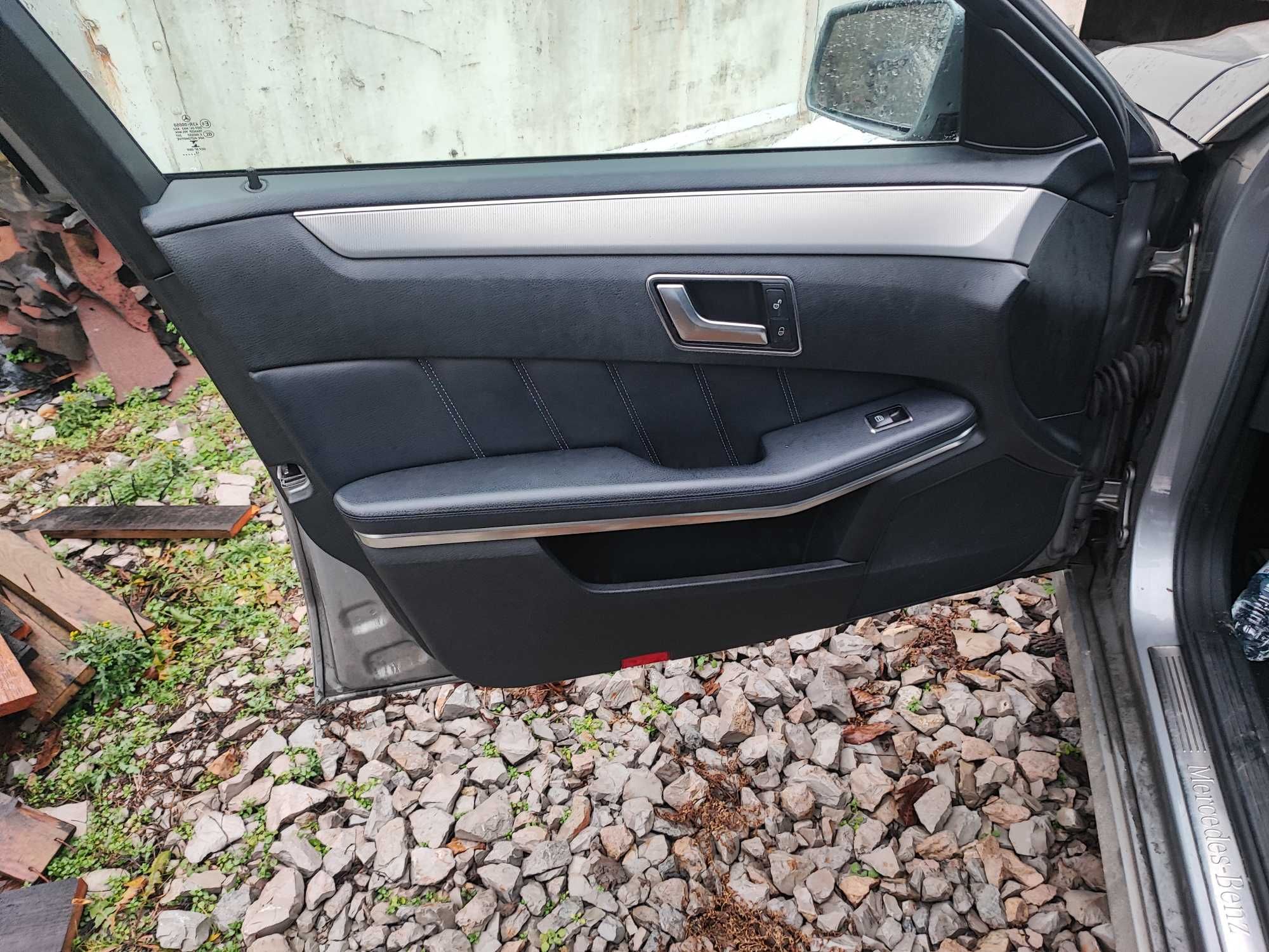 Салон от Мерцедес Е класа W212 седан фейса